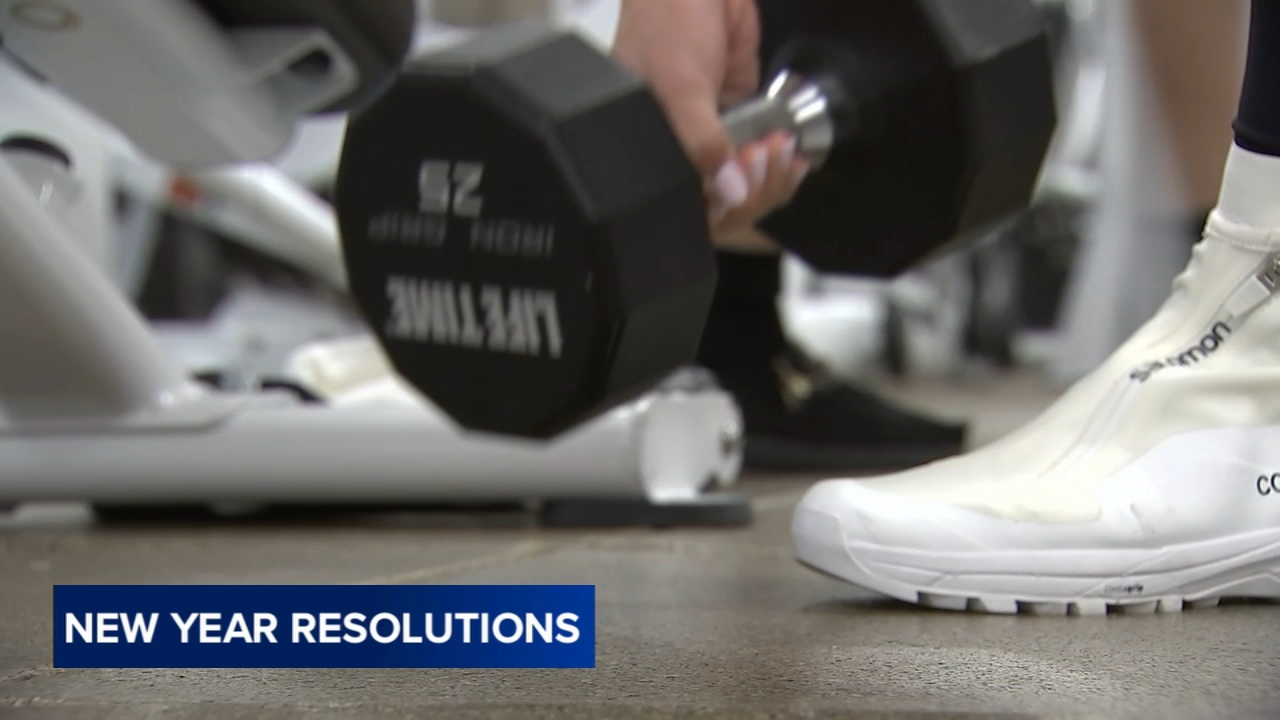 What's your new year resolution? Chicagoans make 2026 New Year's resolutions and experts share their tips for keeping them