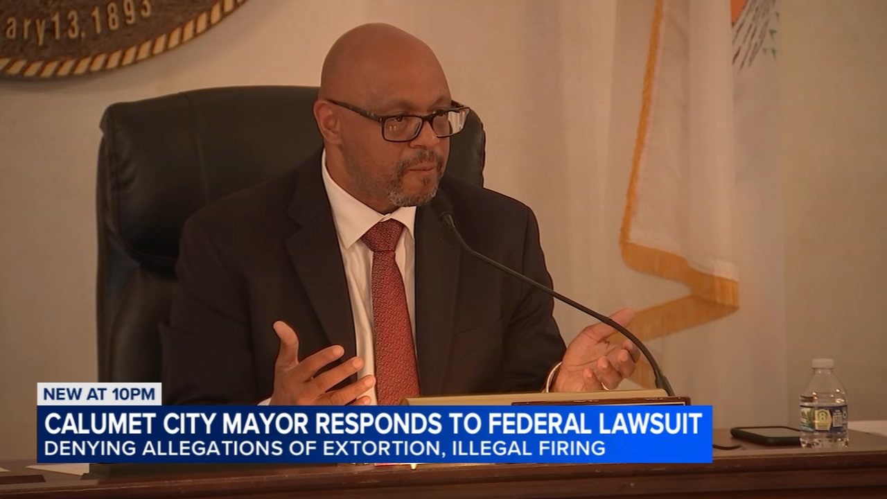 Calumet City mayor accused of extortion in federal lawsuit