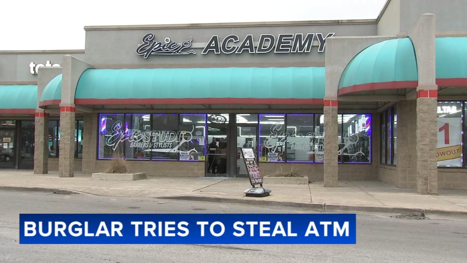 Burglar attempts to steal ATM from barber school on Northwest Side, Chicago police say