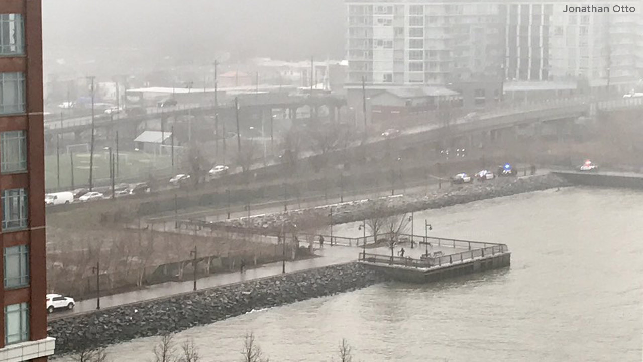 2 bodies found floating in Hudson River