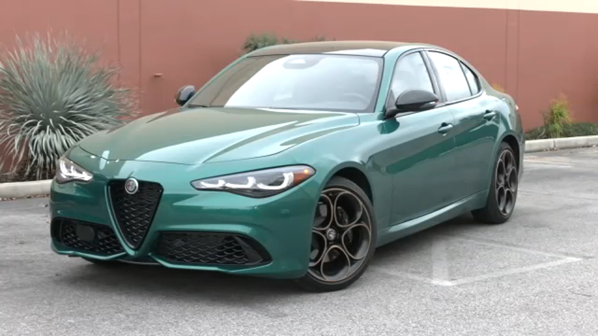 Alfa Romeo cancels all-EV plan, continues with gasoline and hybrid power