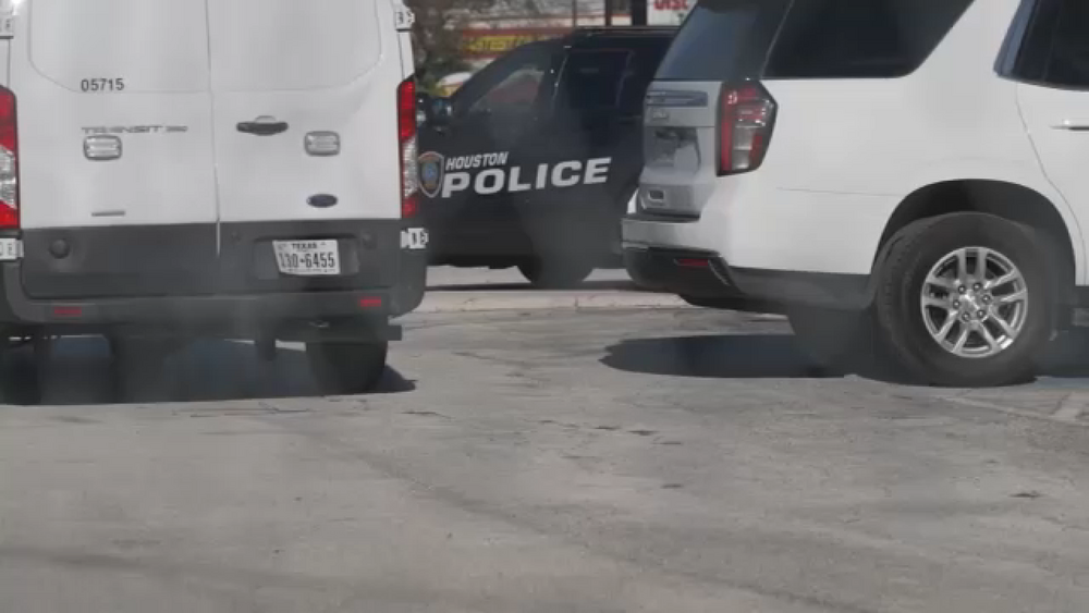 Body found at abandoned bank branch on Hillcroft in southwest Houston ...