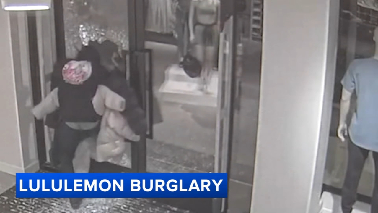Burglars smash through front door of Lululemon store at Suburban Square in Ardmore