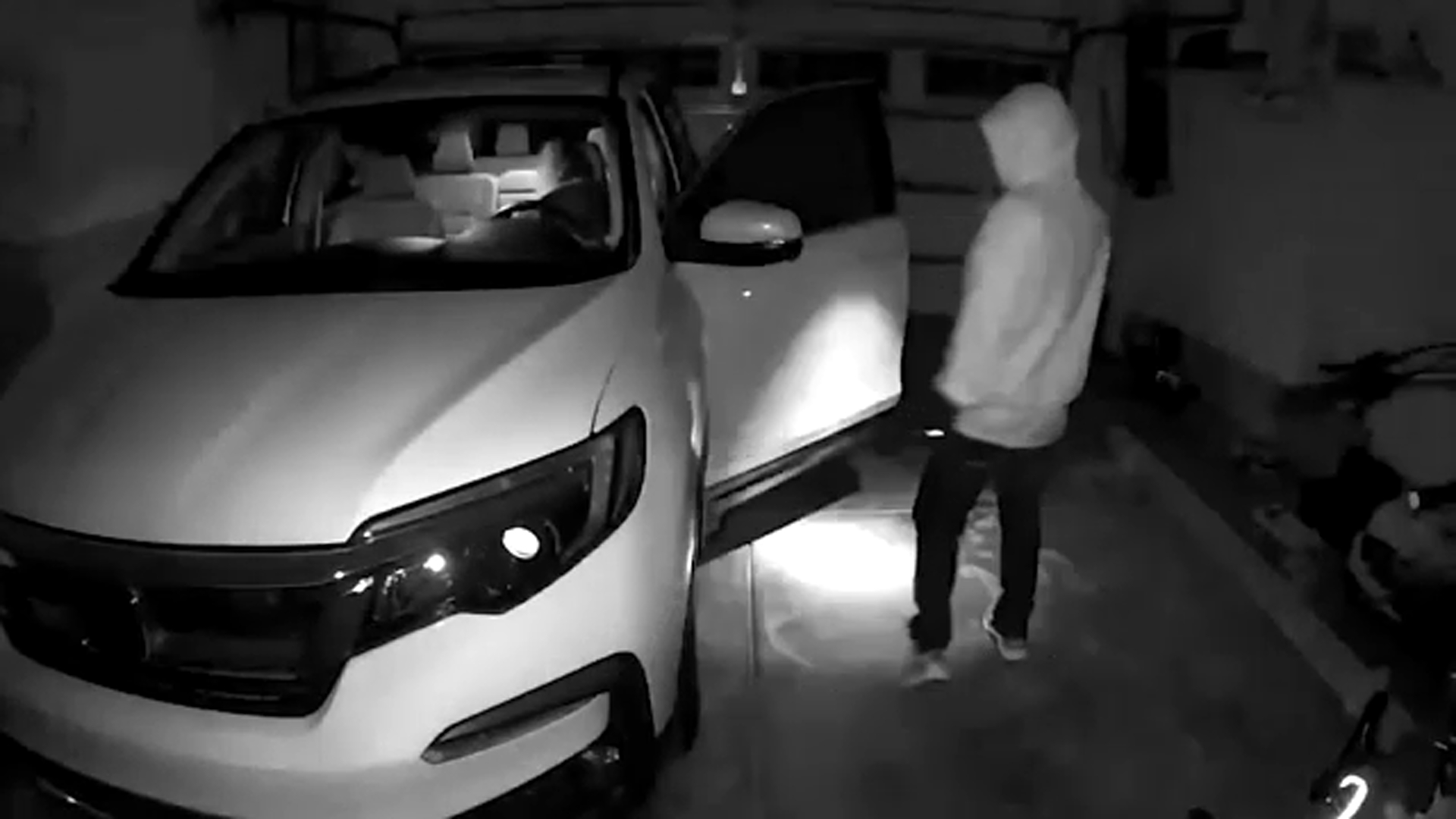 Apex woman urges neighbors to be alert after car stolen out of garage