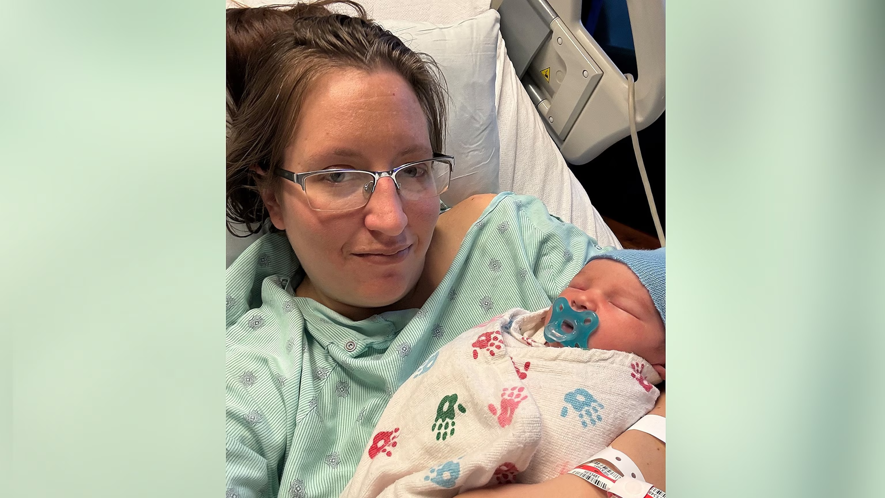 Melanie Smith didn't know she was pregnant and had a cryptic pregnancy. She welcomed baby Vincent on Dec. 25, 2025.