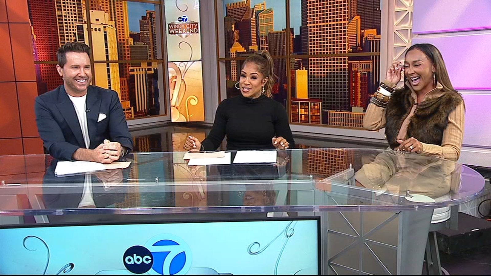 'Windy City Weekend' features New Year's deals; media personality DeDe McGuire joins as guest