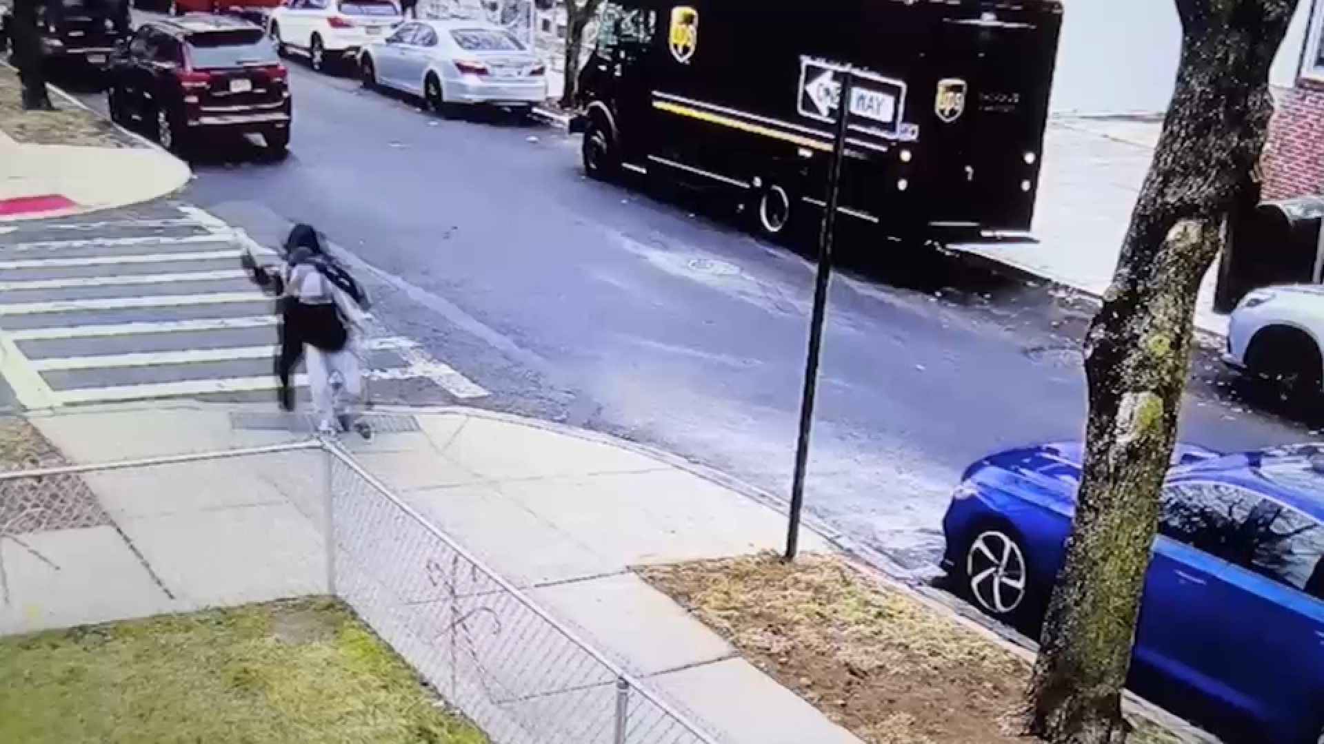 Queens deadly stabbing: 17-year-old fatally slashed in neck in