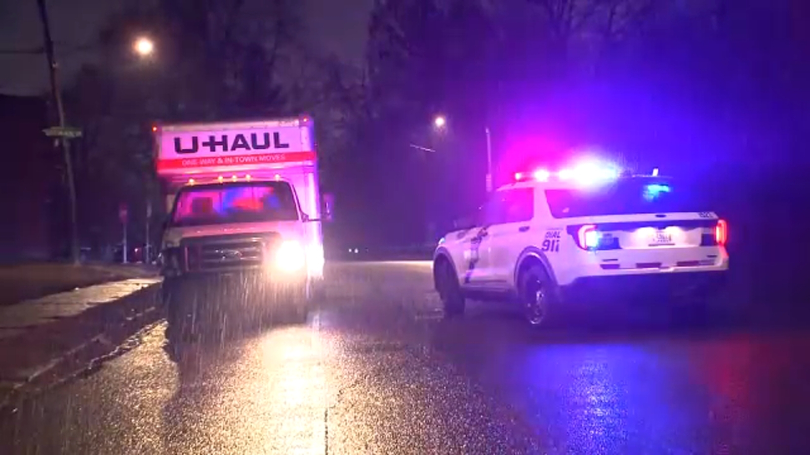 Suspect in custody after stolen U-Haul crashes into cars during chase in Philadelphia