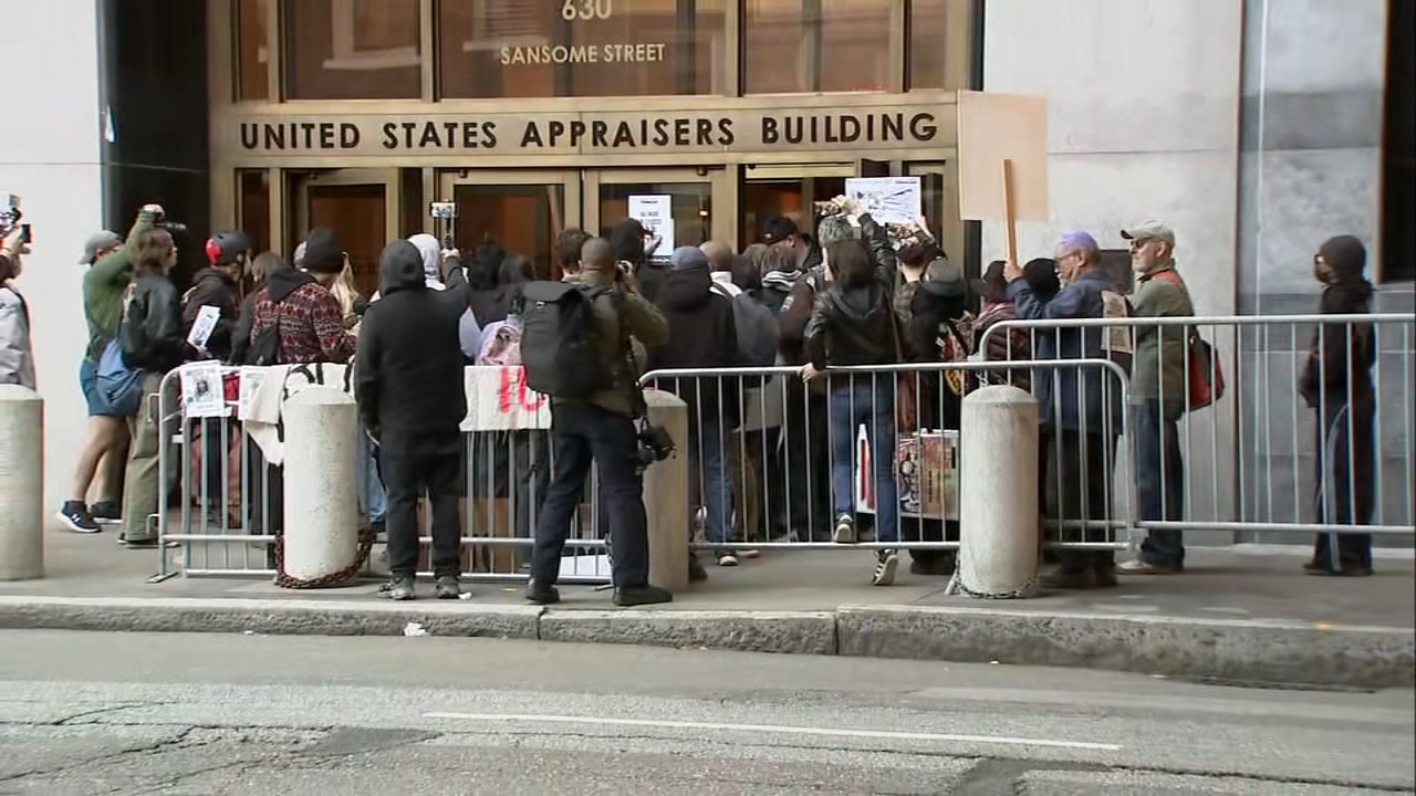 2 protesters pepper sprayed outside SF ICE office, advocates say