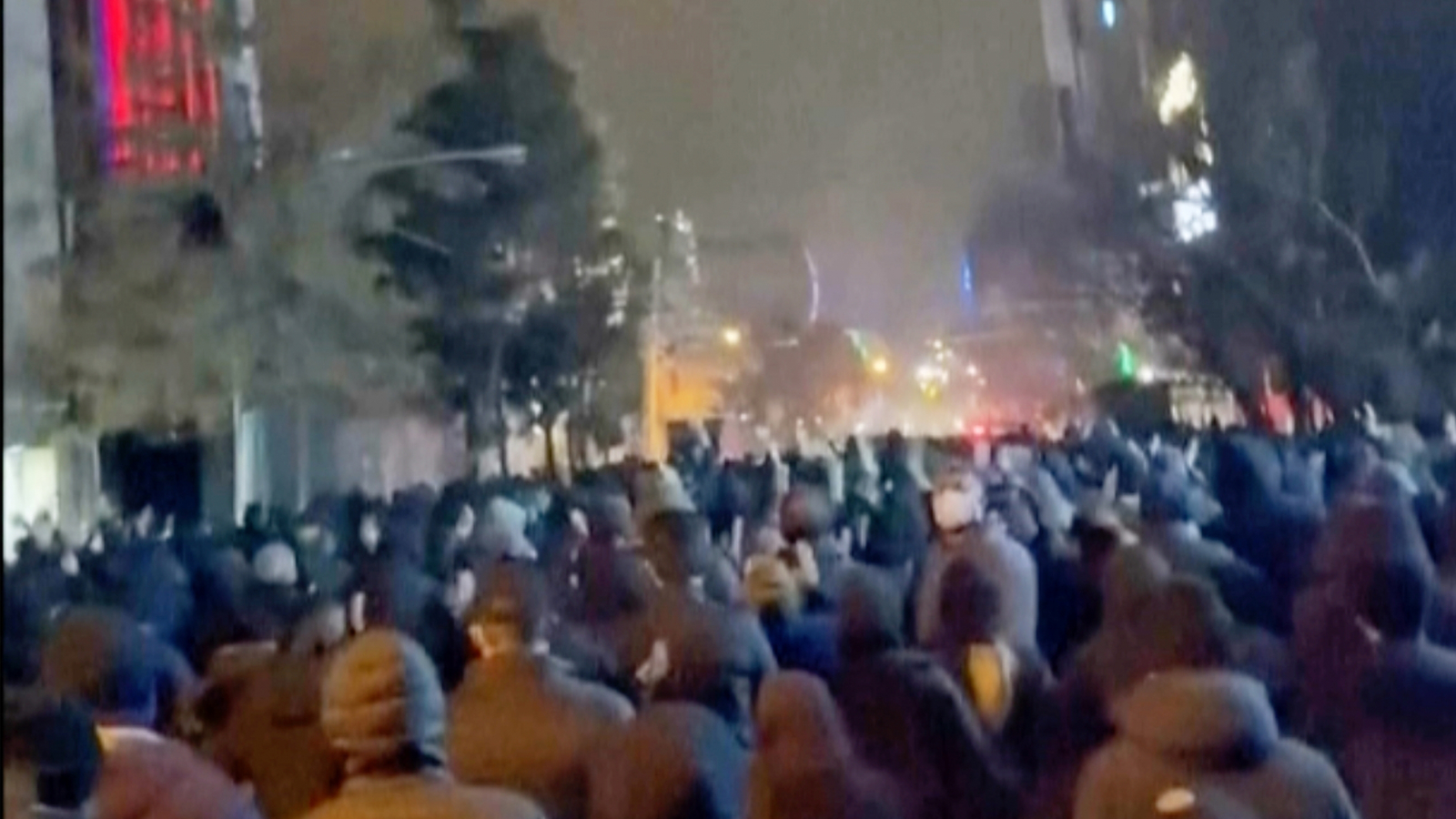 Iranian leader, Trump trade threats amid protests