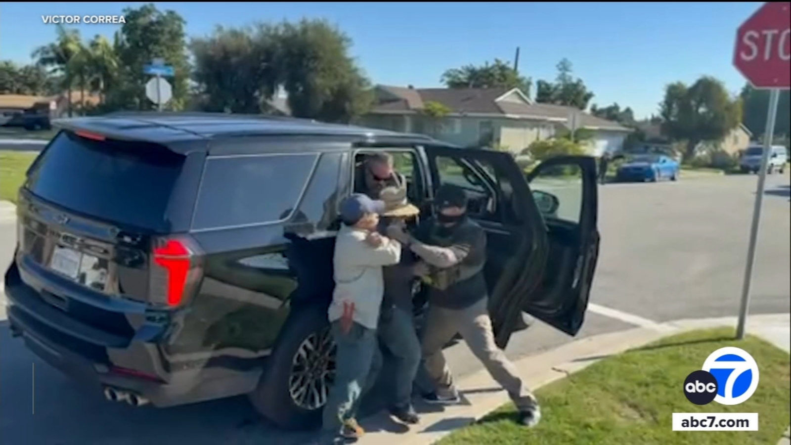 Landscapers wrestle with immigrations agents during attempted detention in Downey, video shows