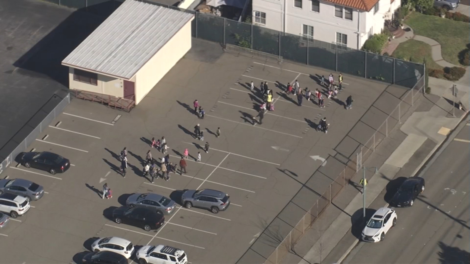 Evacuations underway as crews respond to gas leak in Alameda, officials say