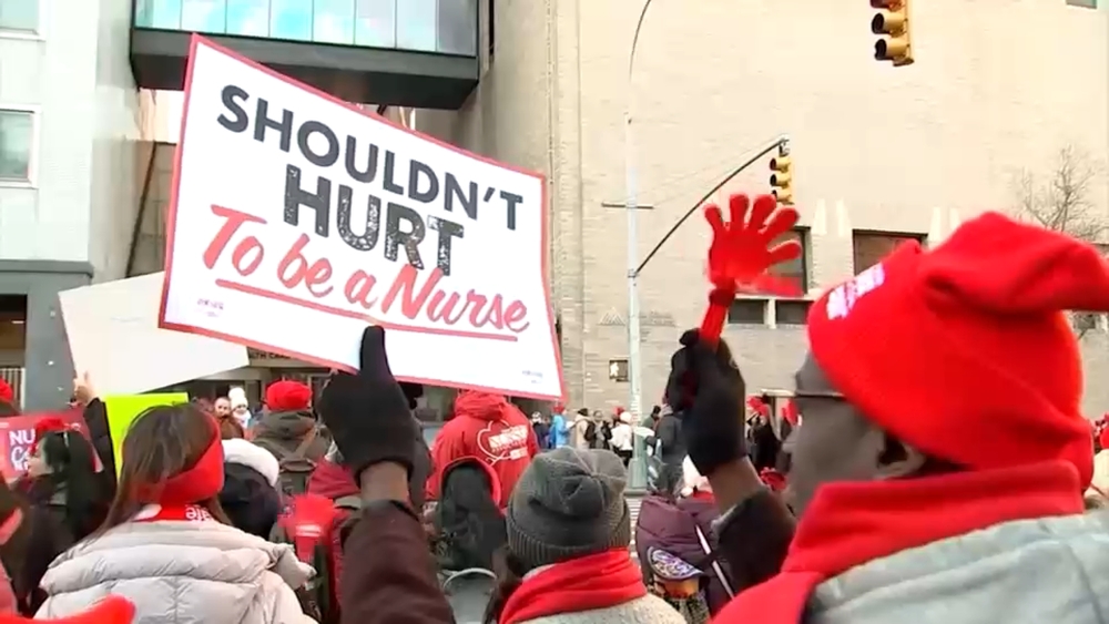 Nurses' strike enters 4th day as negotiations set to resume