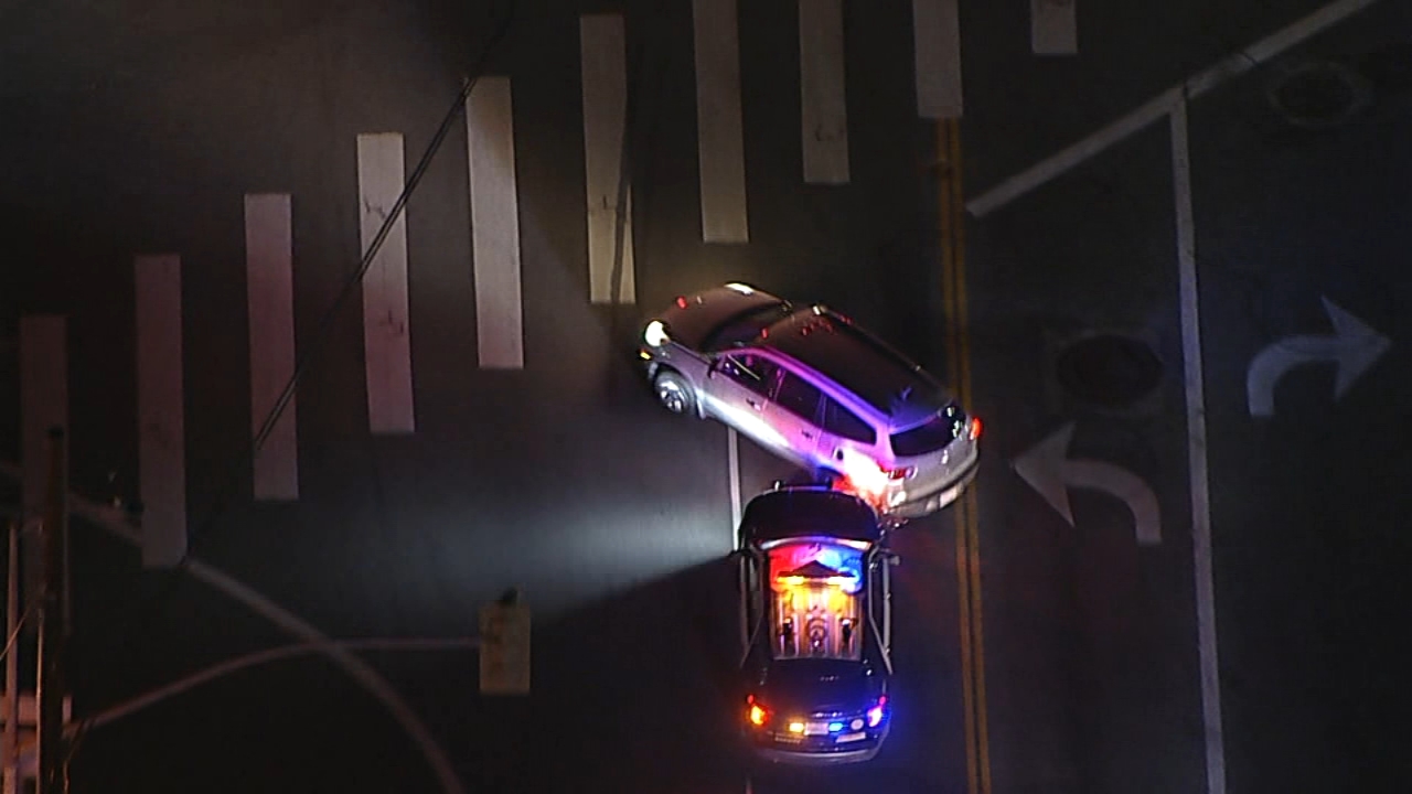 Driver escapes PIT maneuver during wild LA chase 