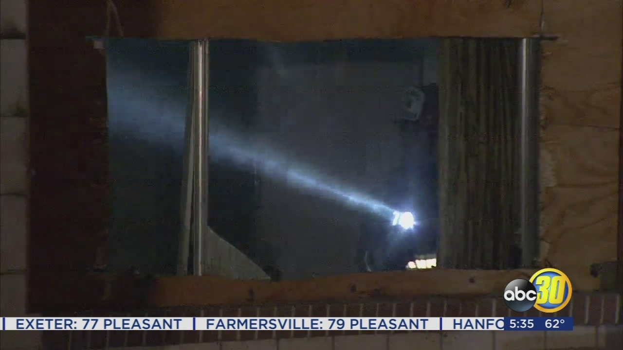 Fire damages abandoned home in Southeast Fresno