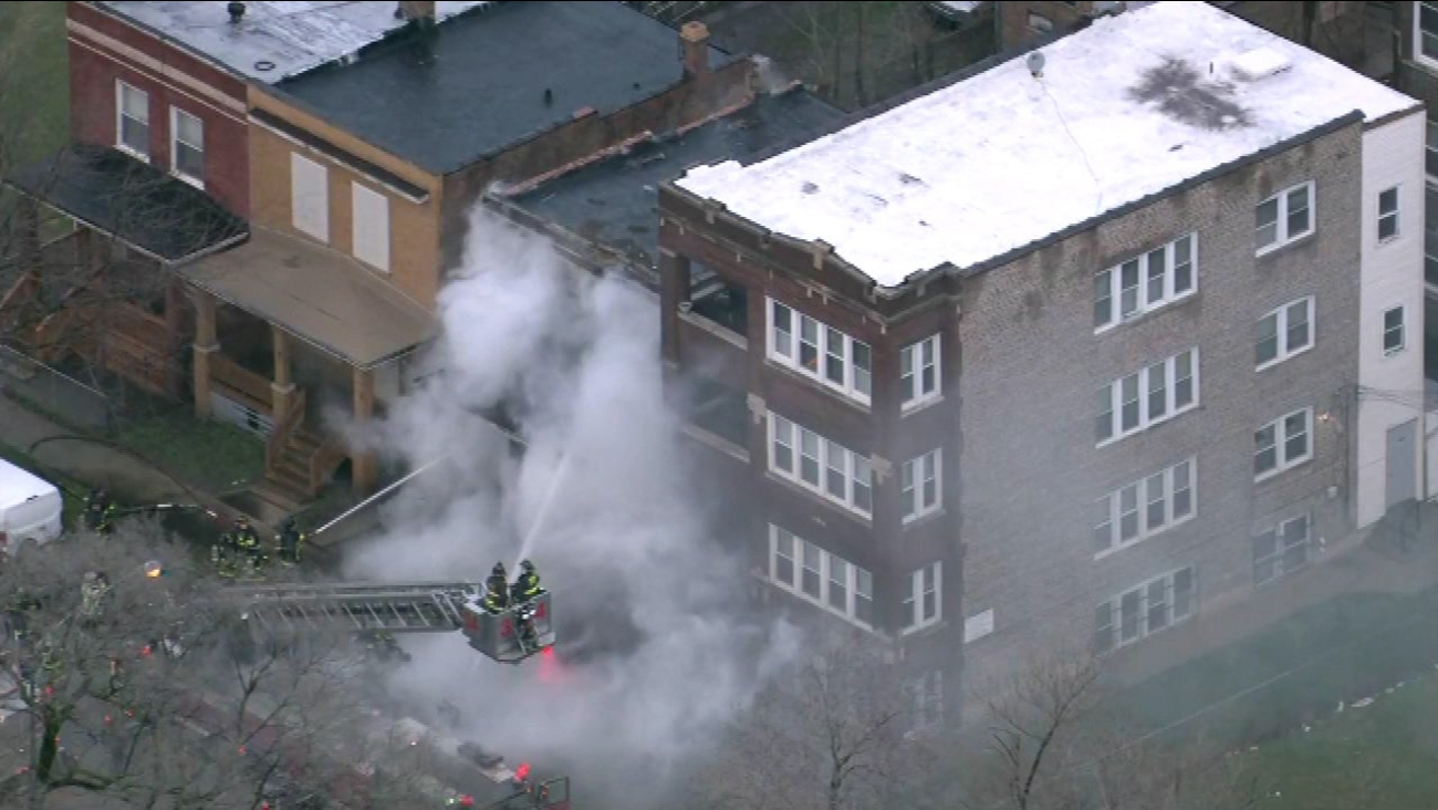 Vacant Building Catches Fire In Parkway Gardens Abc7 Chicago