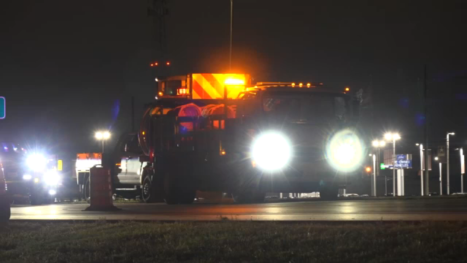 Construction worker killed, another hurt in crash on Crosby Freeway in NE Harris County, HCSO says
