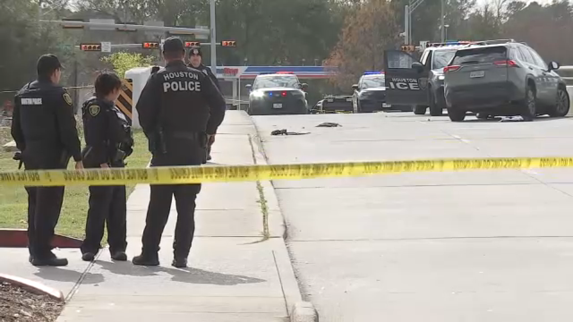 Teen dead, another hospitalized after shooting in northeast Houston, HPD says