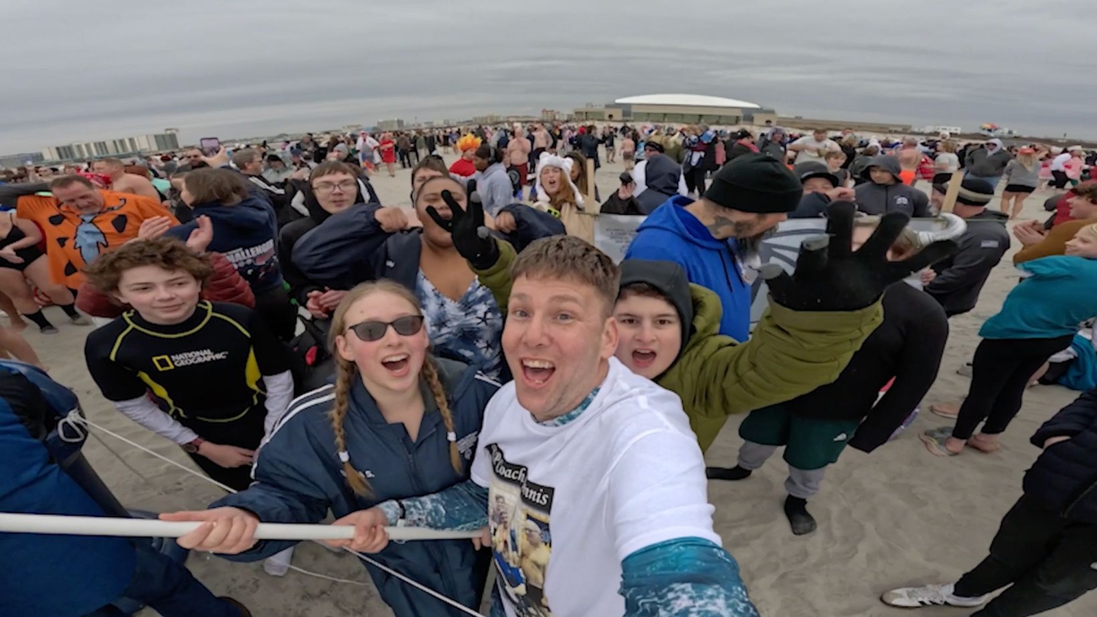 Hundreds plunge into the cold ocean to support Special Olympics New Jersey