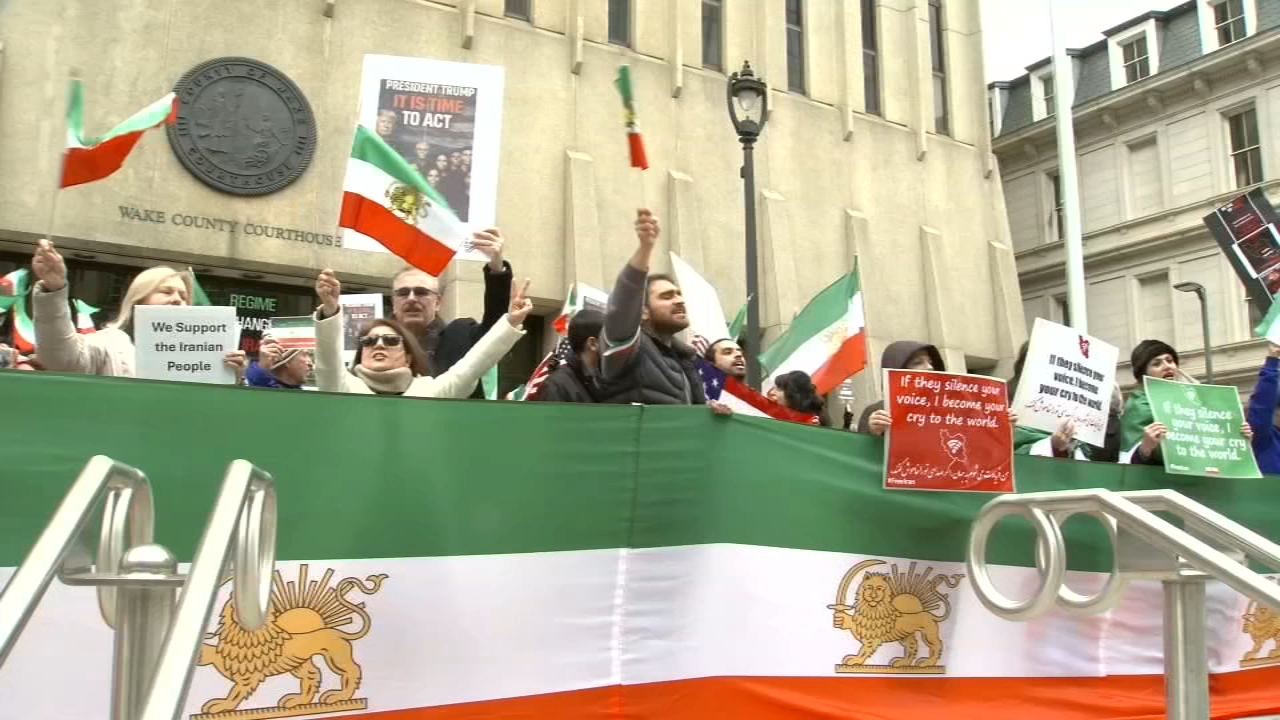Raleigh protesters call for U.S. intervention in Iran 