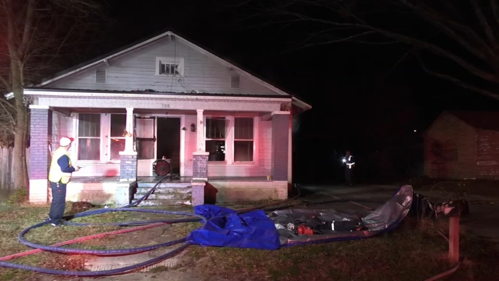 Fire displaces 2 people from Harnett County home; cause under investigation
      