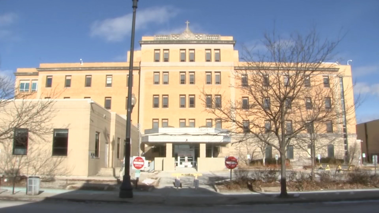 Man dies after being dropped off at Chicago hospital: police