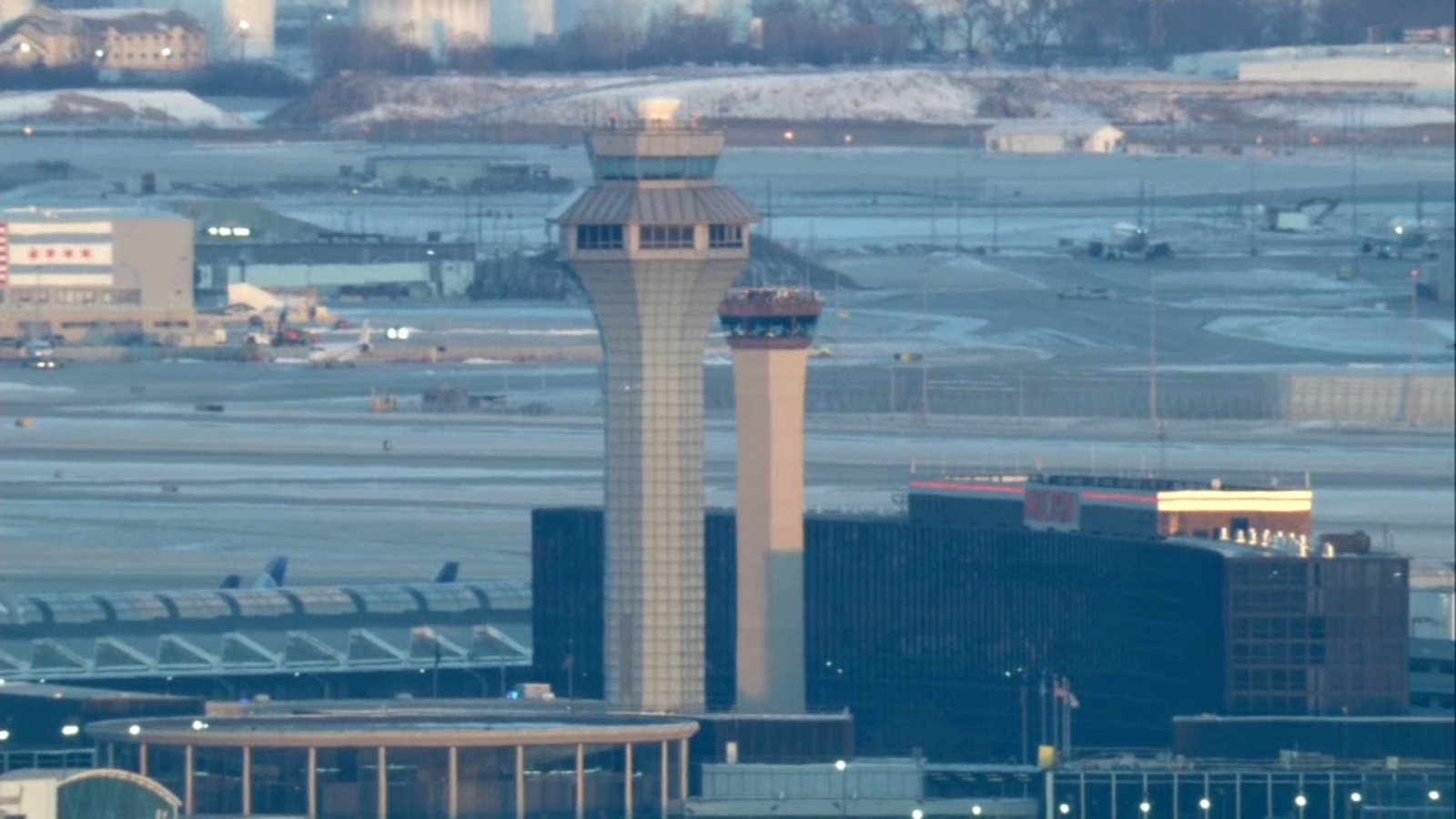 O'Hare air traffic controllers evacuate tower after water pipe burst, causing flight delays: FAA
      