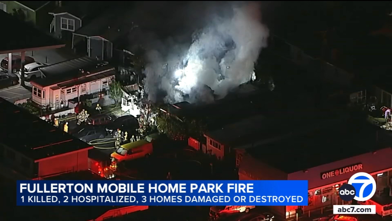 1 killed, 2 injured after fire rips through mobile home park in Fullerton