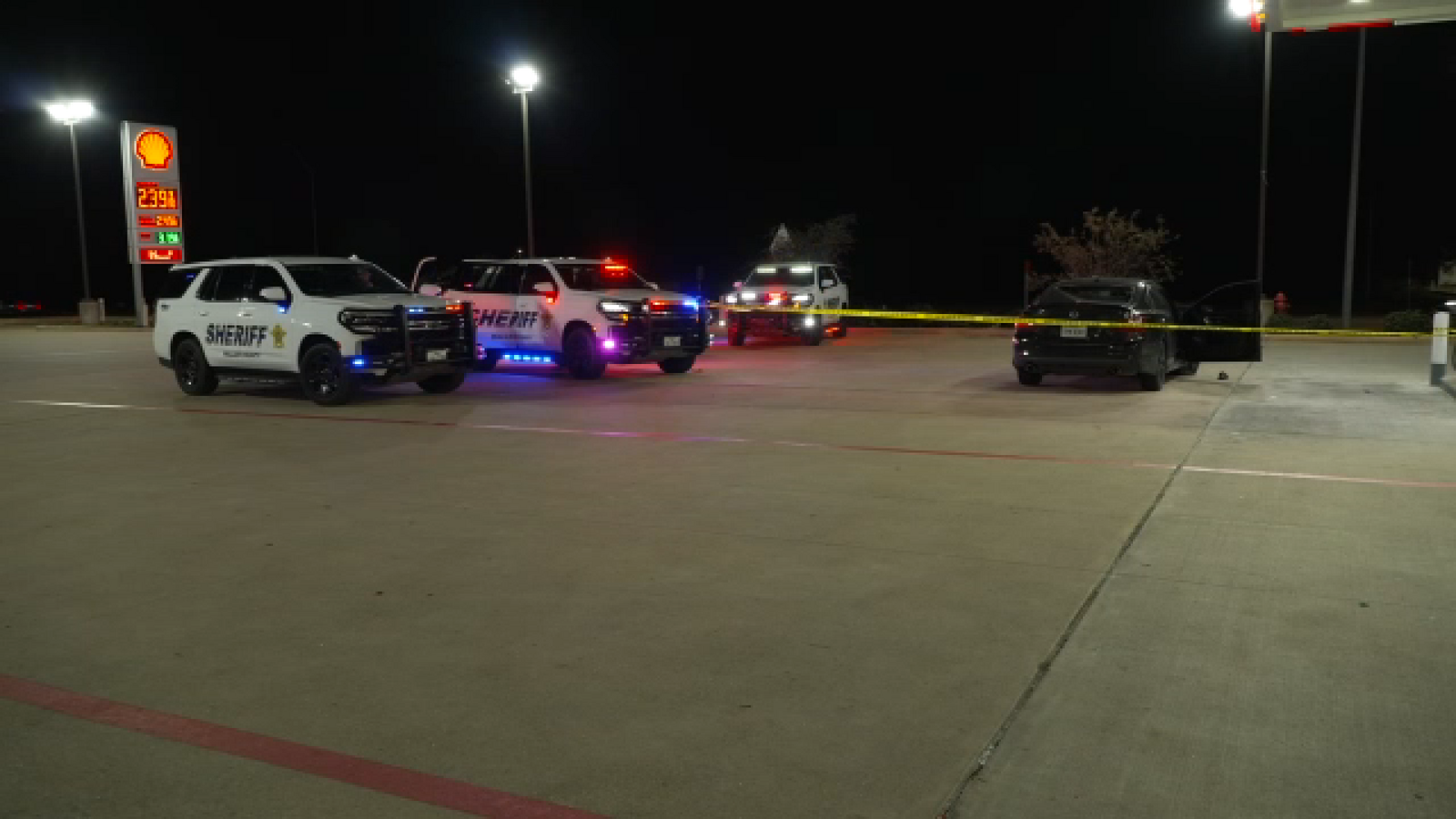 3 bystanders caught in crossfire of gun battle near PVAMU, police say
      