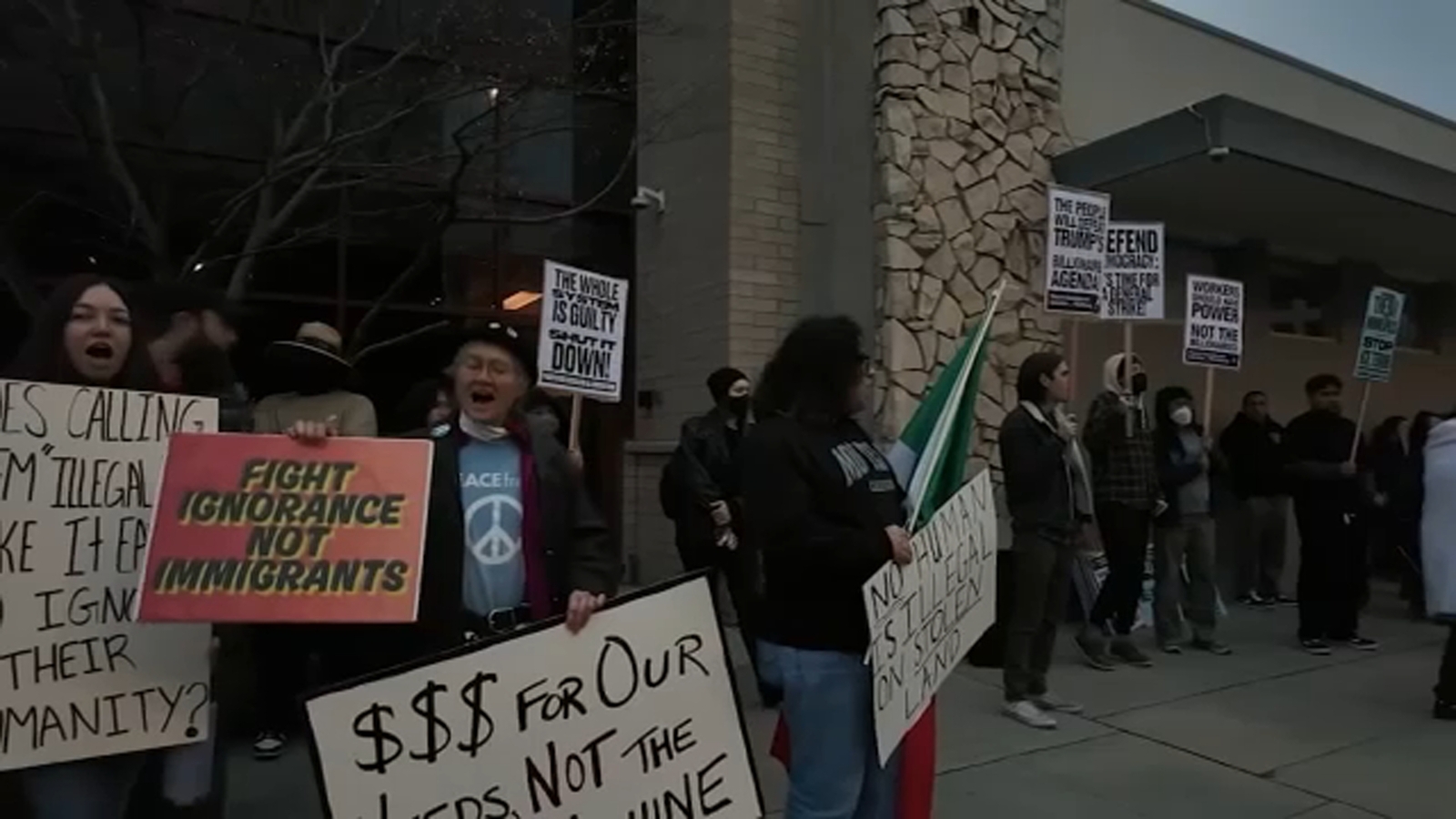 Anti-ICE protest held outside Downtown Fresno ICE office
      