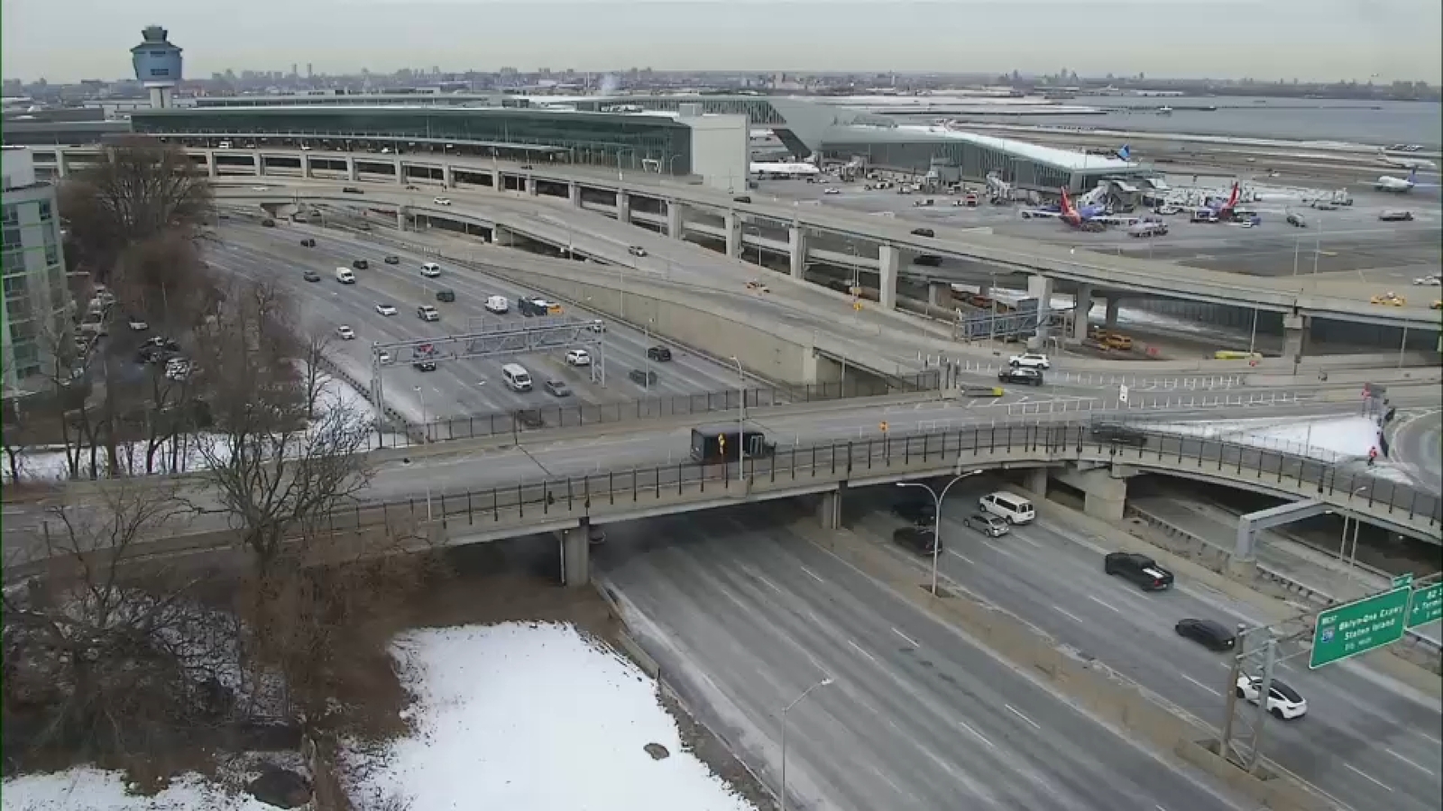 Delta flight forced to return to gate at LaGuardia Airport after de-icing fluid gets on passenger
      