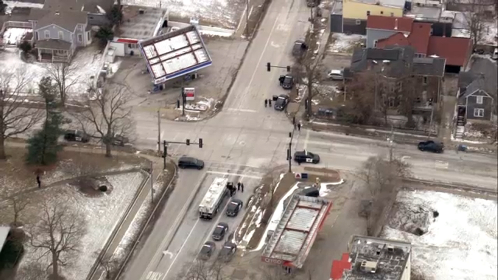 Knife-wielding suspect shot, injured by Aurora police, officials say
      