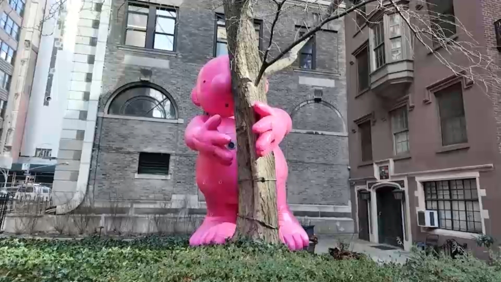 Mr. Pink art sculptures popping up in NYC are rooted in 'cuteism'