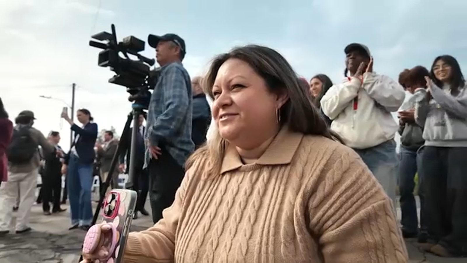 Altadena family receives free home after losing theirs in the Eaton Fire
      