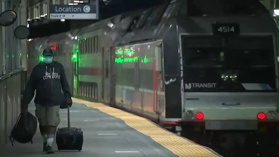 NJ Transit announces suspension plans for Sunday amid winter storm