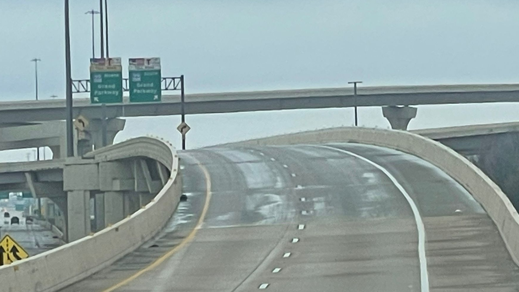 Sheriff Ed Gonzalez reported on Sunday that the flyovers to the Grand Parkway at Highway 290 were closed due to icy conditions.