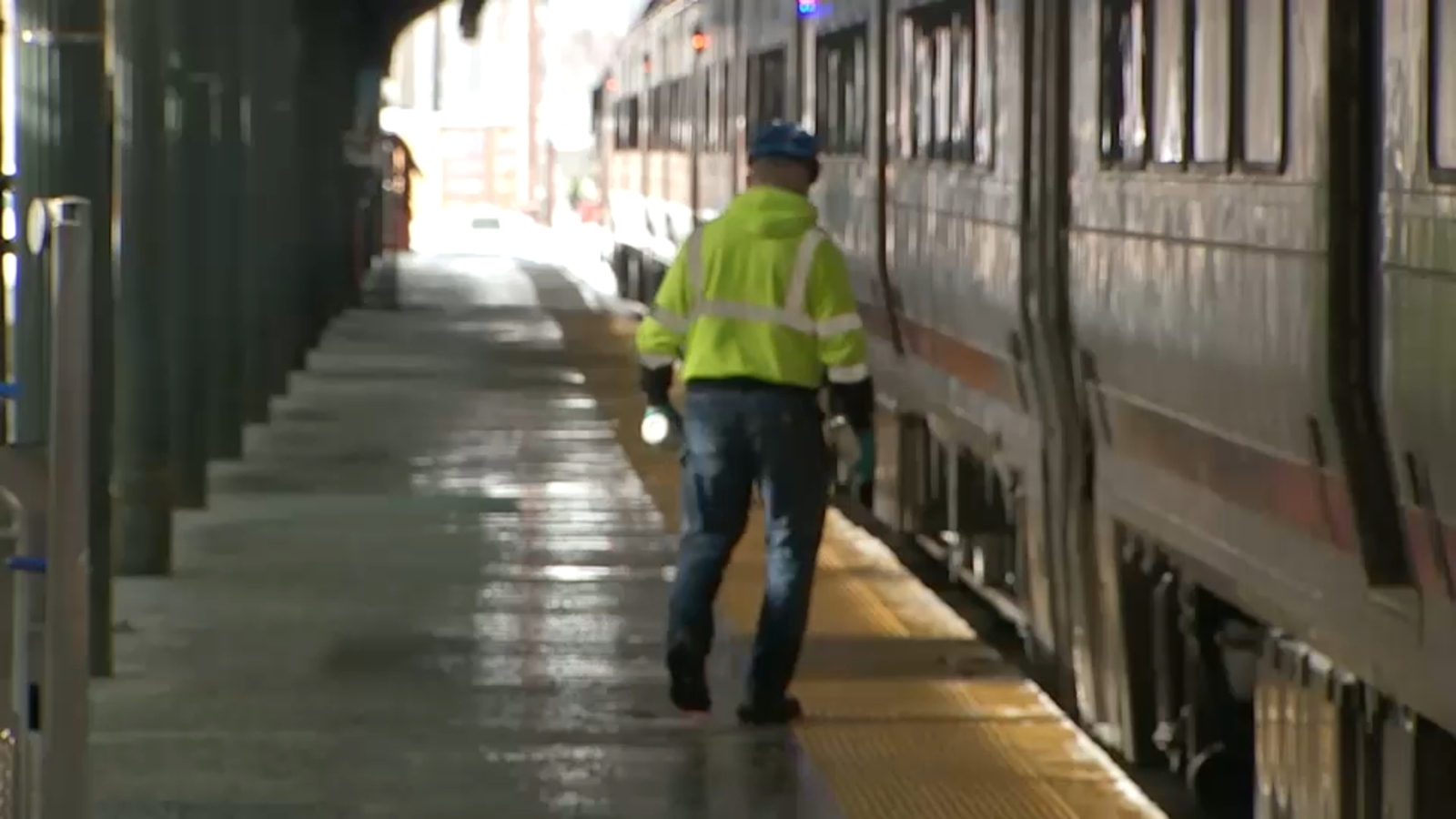 NJ Transit service continues to ramp up for Tuesday commute after winter storm