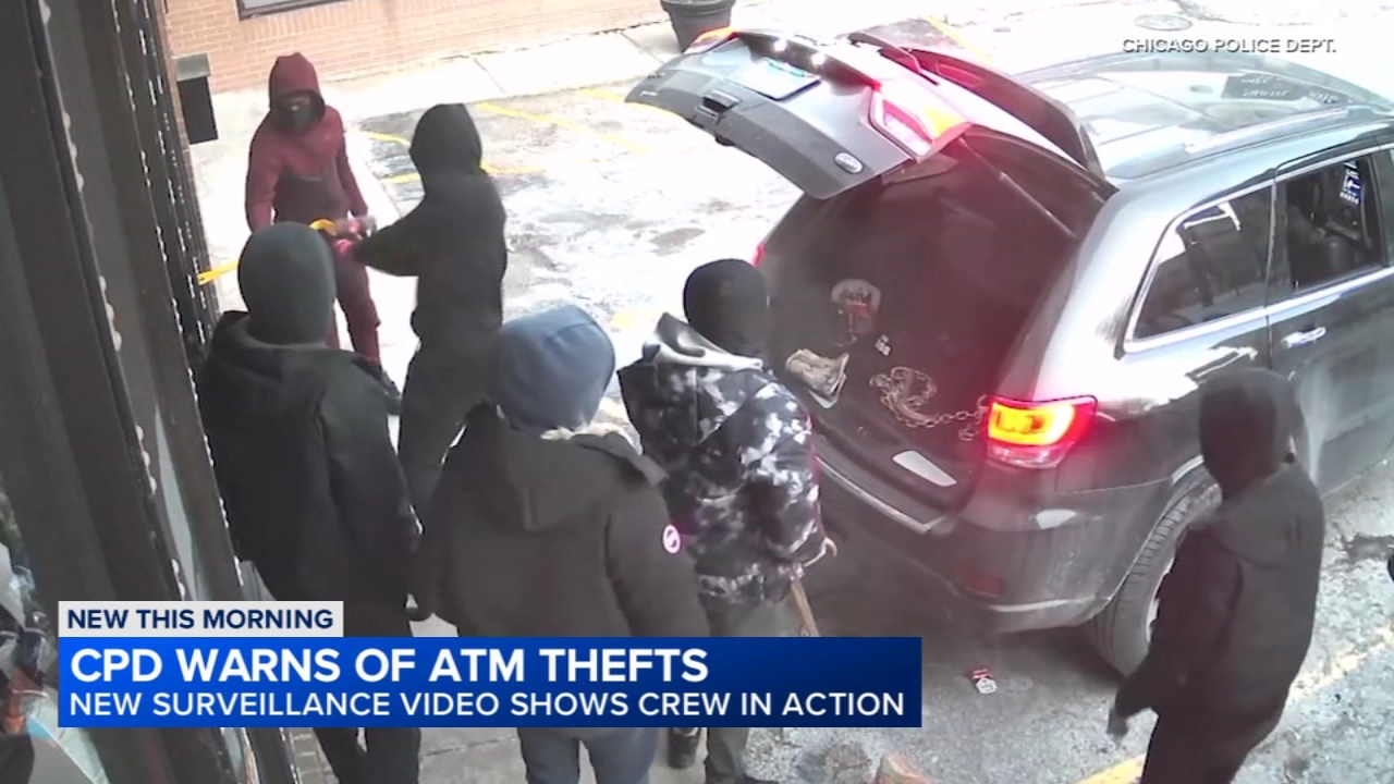VIDEO: Thieves steal ATM from North Side store