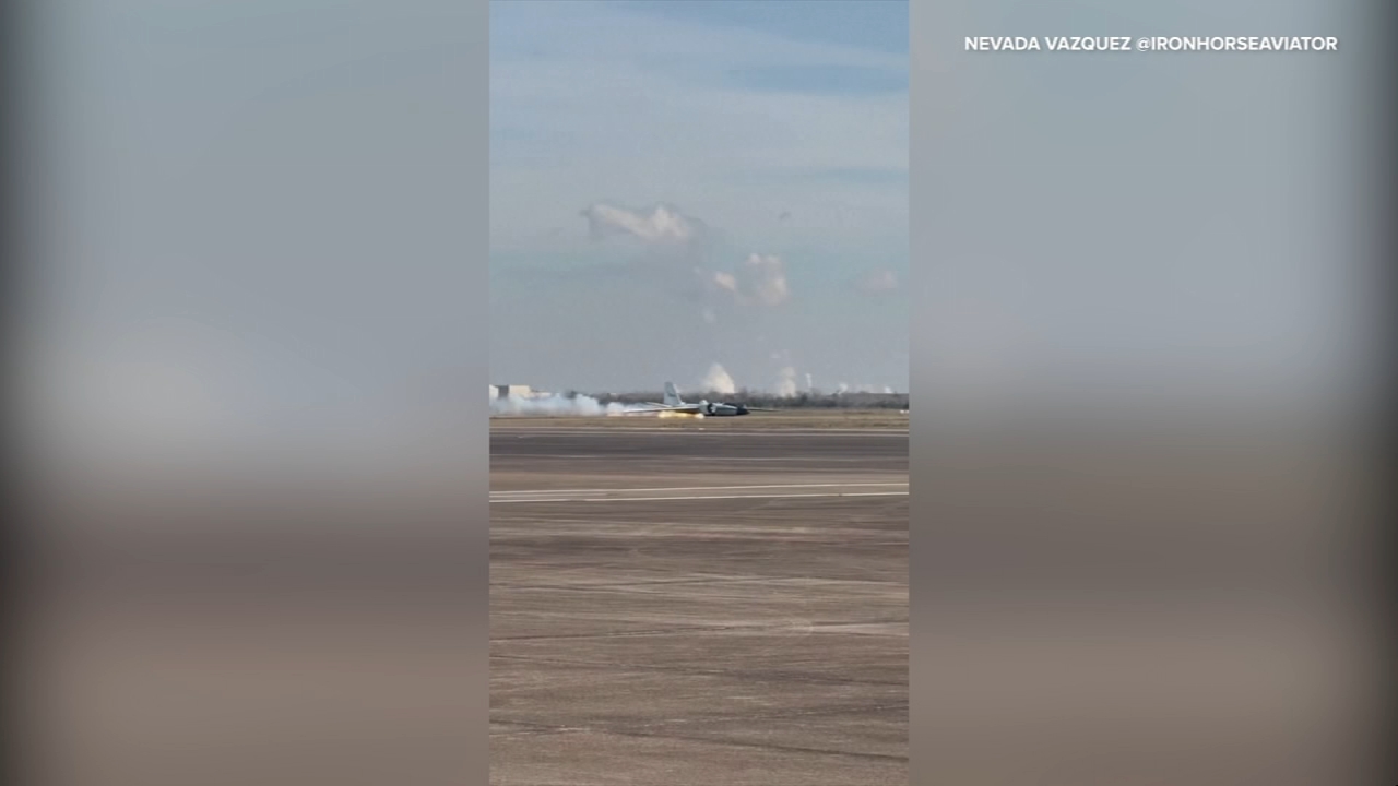 NASA says plane's 'mechanical issue' results in 'gear-up landing' at Houston-area airport