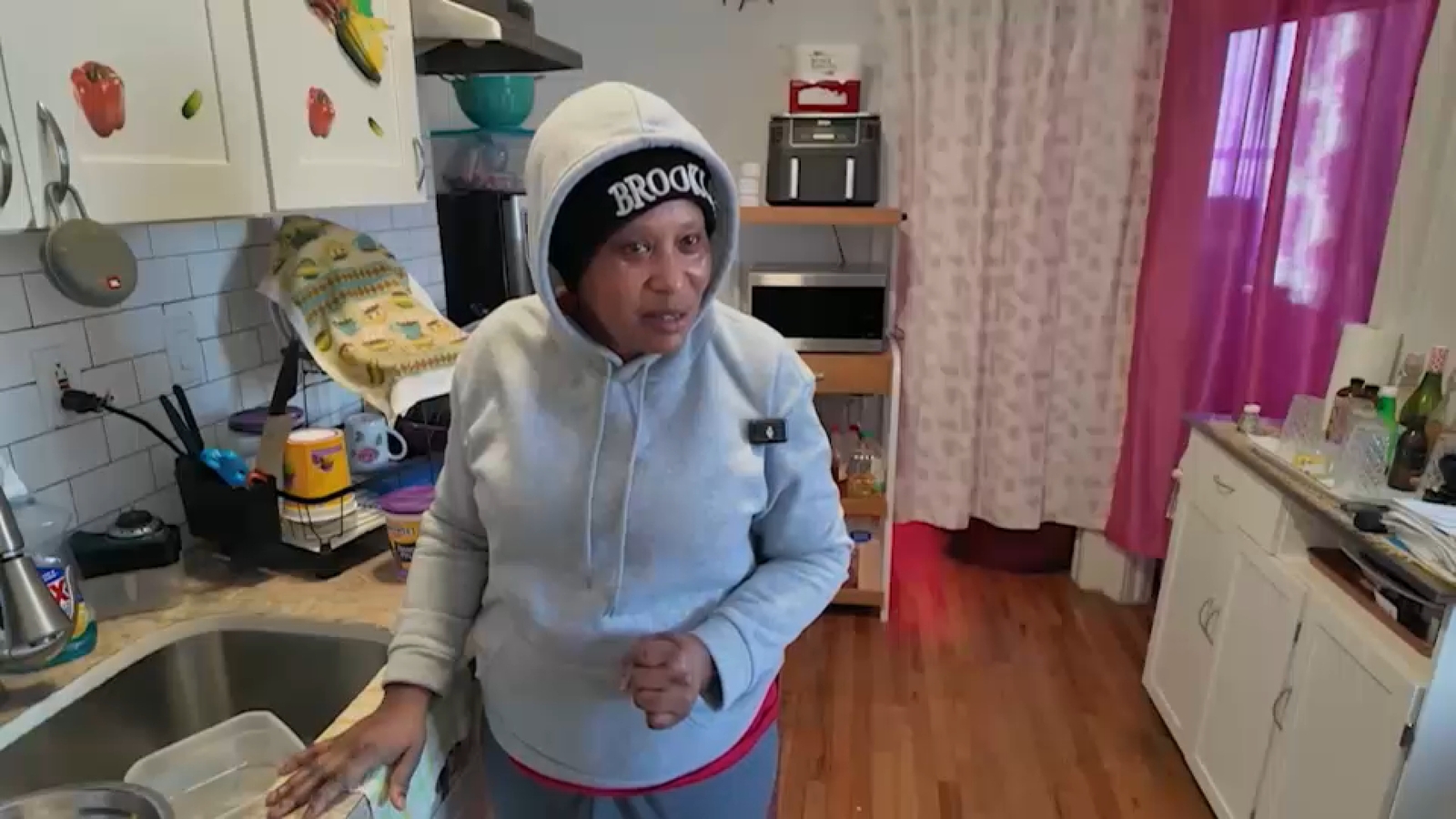 Brooklyn residents say they've been without heat for weeks -- and that's not all