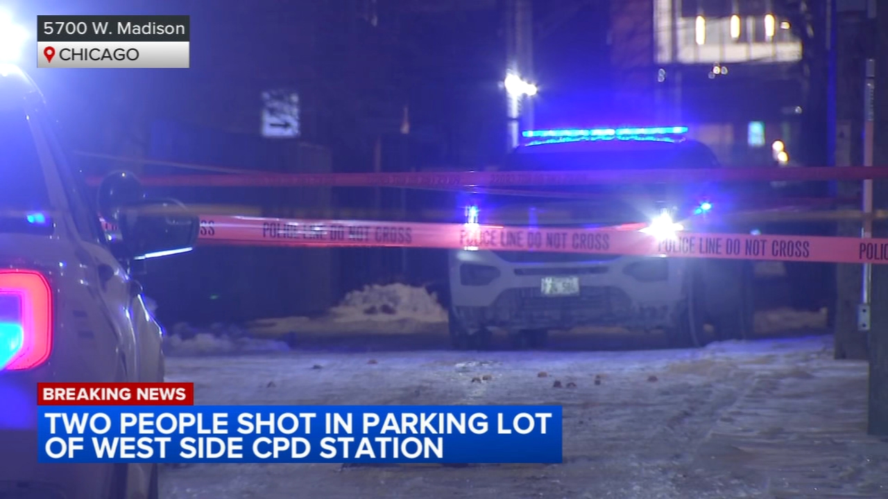 2 people shot in parking lot of Chicago police station on West Side