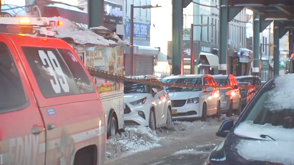 Subway cable falls onto cars in Brooklyn