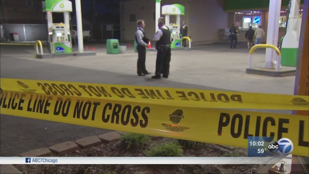 Man killed in Elmwood Park gas station shootout