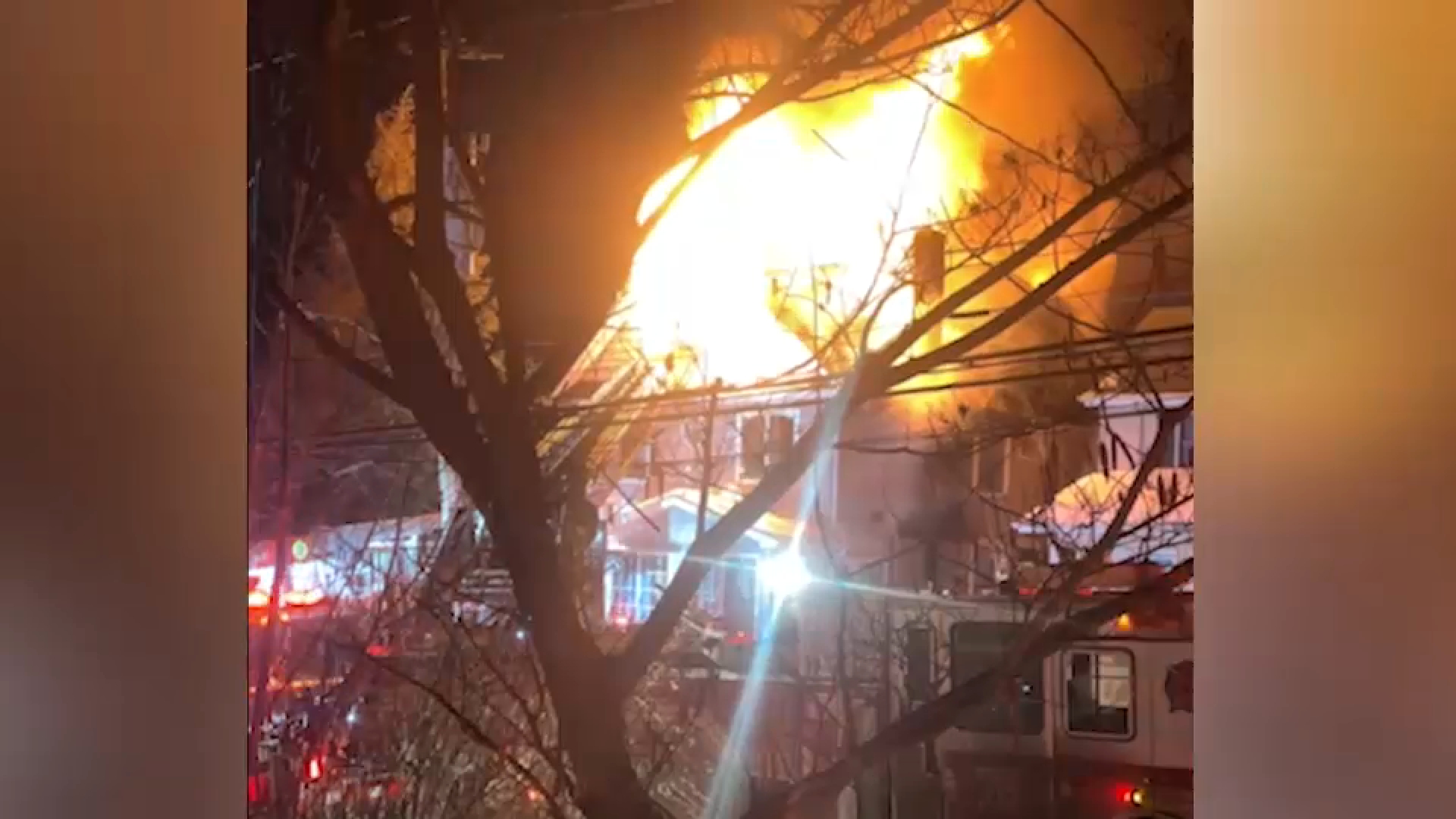 Flames break out at Staten Island home