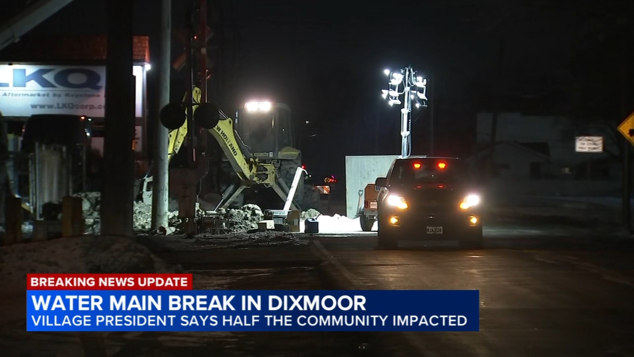Dixmoor water main break at 139th between Dixie and Thornton