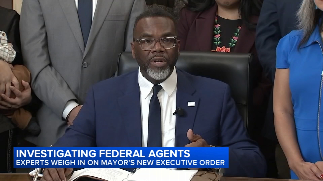 Experts weigh in on Chicago mayor's order on federal investigations