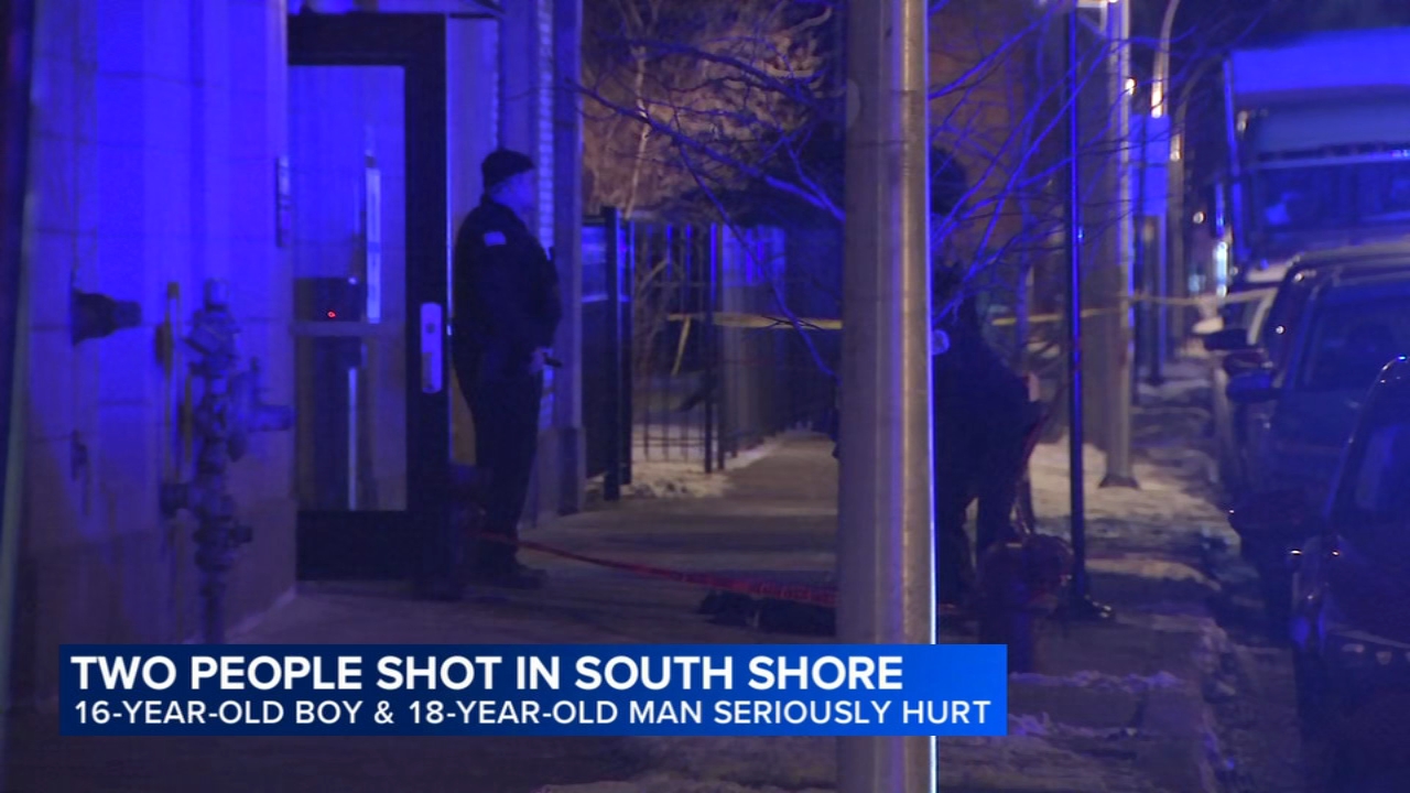 2 teens shot in South Shore, Chicago police say