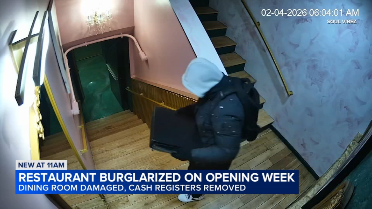 Burglars break into Chicago restaurant 2 days after opening, police say