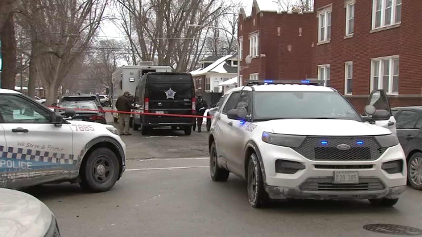 Chicago shooting: 2 CPD officers, suspect taken to hospitals after ...