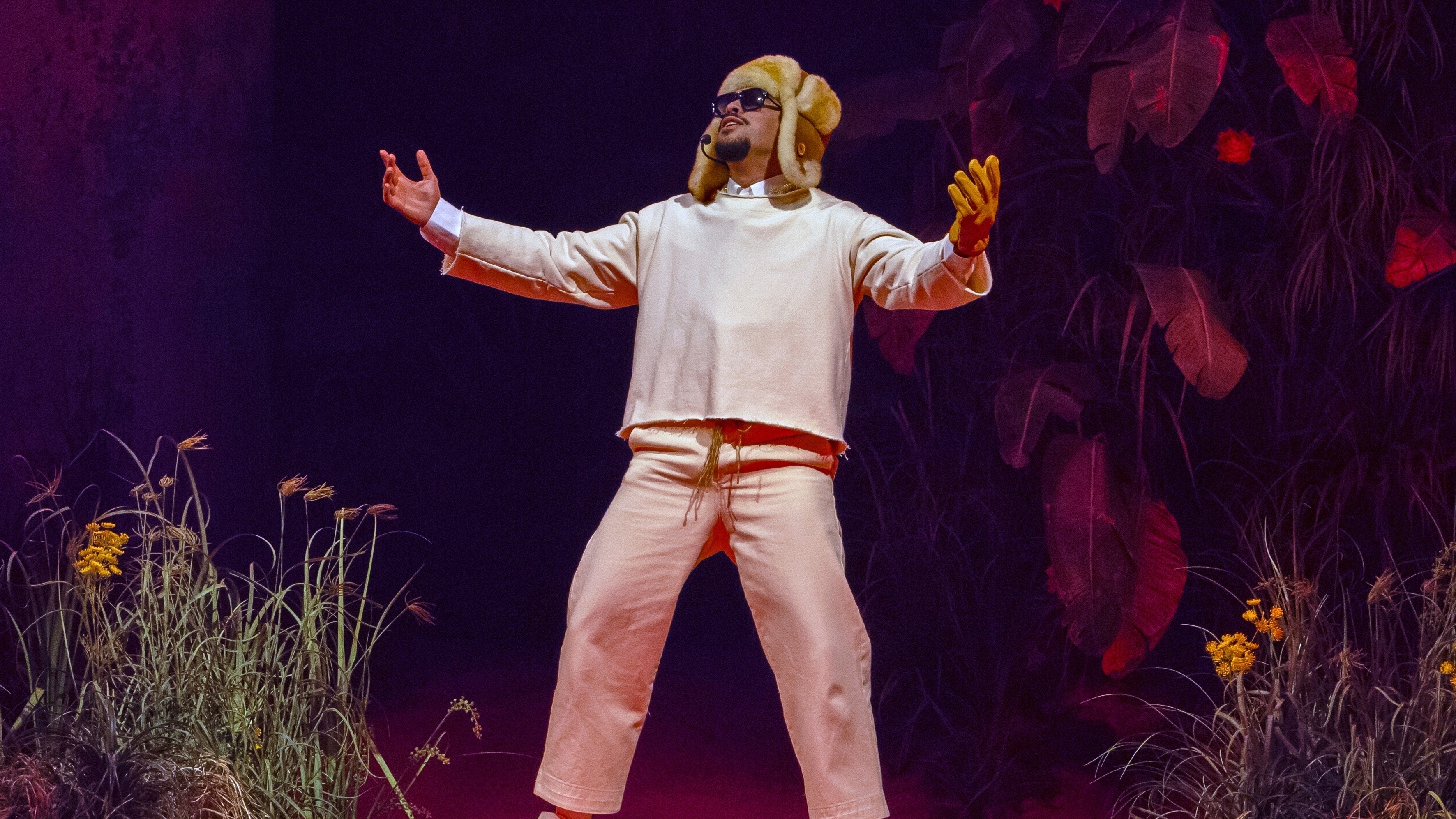 Fan wows crowd in impromptu duet with Cynthia Erivo during concert